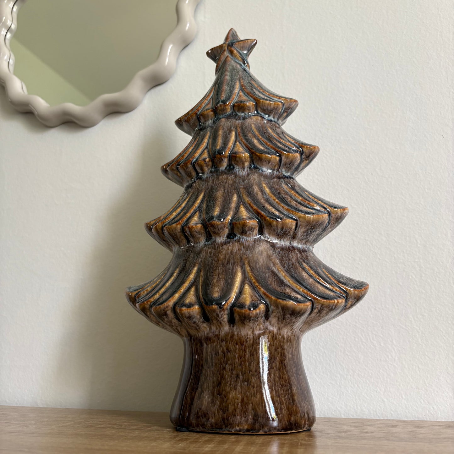 Grand sapin en céramique bleu-gris