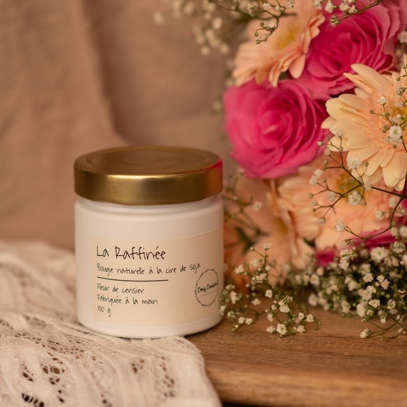 La raffinée bougie artisanale parfumée à la fleur de cerisier fabriquée en Bourgogne
