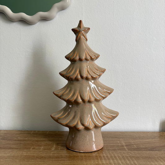 Petit sapin en céramique beige