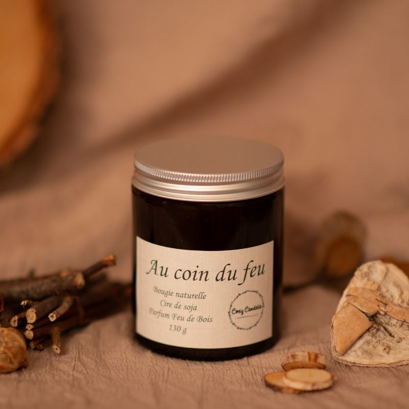 Au coin du feu bougie artisanale parfumée au feu de bois fabriquée en Bourgogne