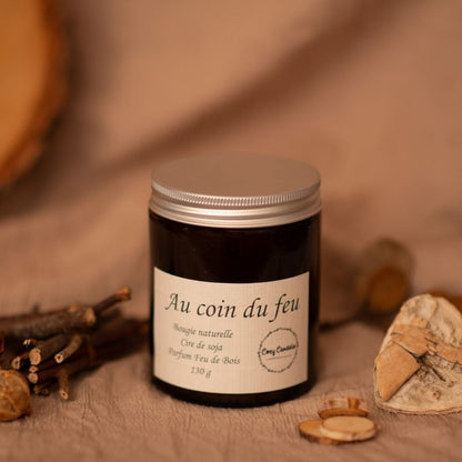 Au coin du feu bougie artisanale parfumée au feu de bois fabriquée en Bourgogne