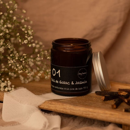 01 bougie artisanale parfumée au bois de gaïac et jasmin fabriquée en Bourgogne